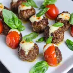 Hackbällchen Caprese - Spieße mit Mozzarella & Tomate