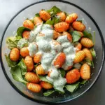 Knuspriger Gnocchi-Salat mit Joghurt-Dressing