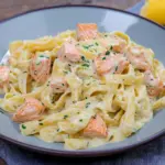 Pasta mit Lachs und Sahnesoße