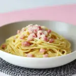 Spaghetti Carbonara mit Sahne (einfaches und schnelles Pasta Rezept)